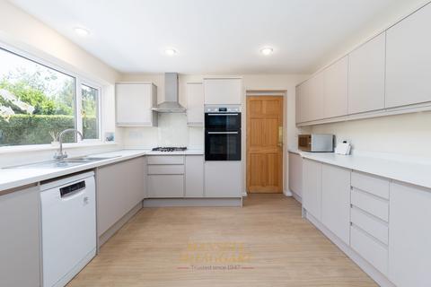 undefined, Three Bridges Road, Crawley RH10