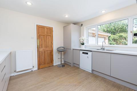 undefined, Three Bridges Road, Crawley RH10
