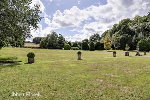 2 bedroom apartment for sale, High Street, Brasted TN16