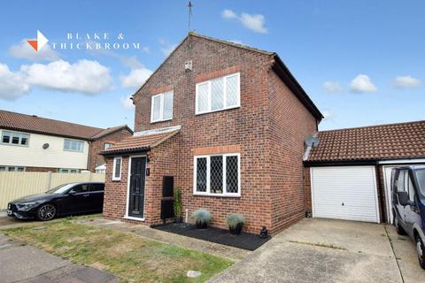 Ashtead Close, Clacton-on-Sea, CO16 8YZ