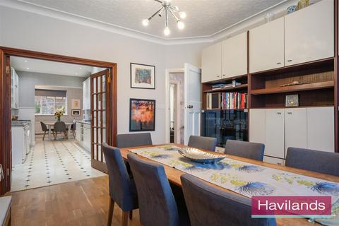 undefined, Green Lanes, Winchmore Hill