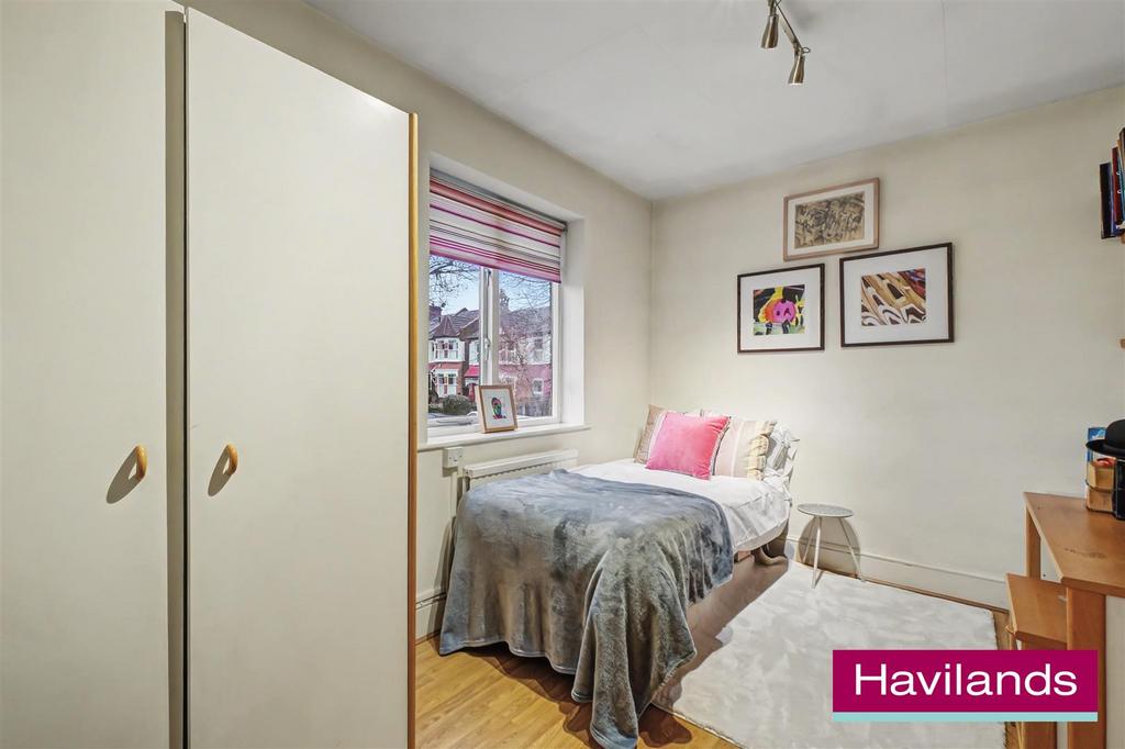 Green Lanes N21 2 SG-12.jpg