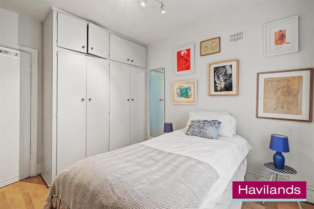 Green Lanes N21 2 SG-11.jpg