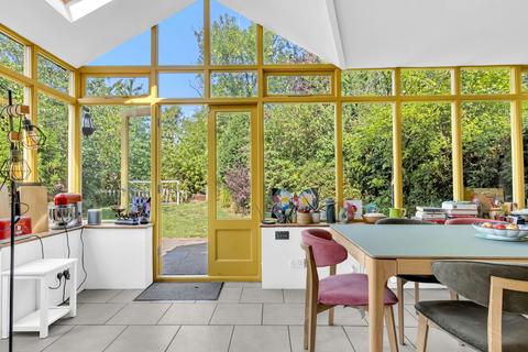 8 Woodgrange Avenue, London, N12 0PS