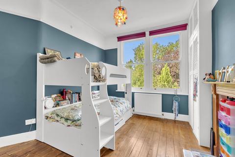 8 Woodgrange Avenue, London, N12 0PS