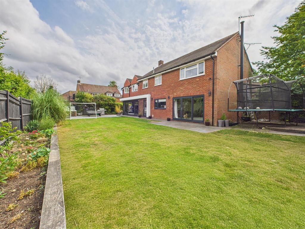 CAM02861 G0-PR0468-STILL041.jpg