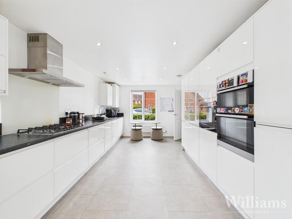CAM02861 G0-PR0456-STILL017.jpg