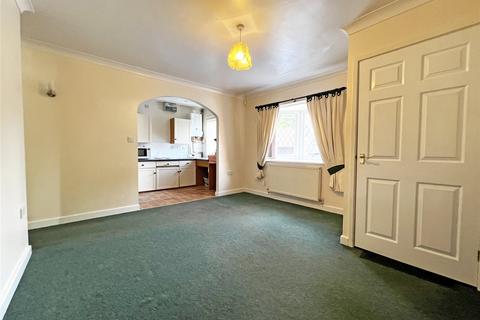 2 bedroom bungalow for sale, Bradshaw Gardens, Oakengates, Telford, Shropshire, TF2
