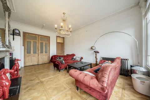 Winchester Avenue, London NW6