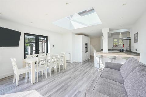 undefined, Fir Tree Rd, Banstead