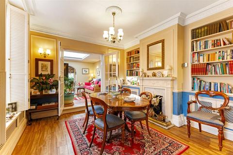 4 bedroom end of terrace house for sale, Marden Road, Staplehurst, Kent, TN12