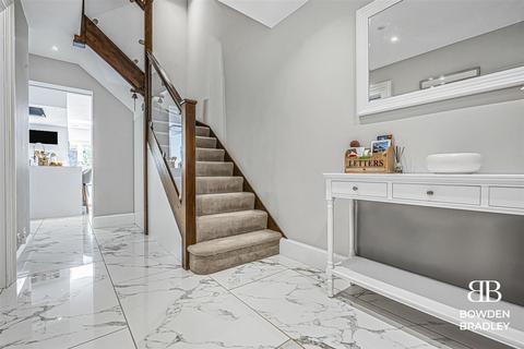 4 bedroom house for sale, Regency Close, Chigwell, IG7