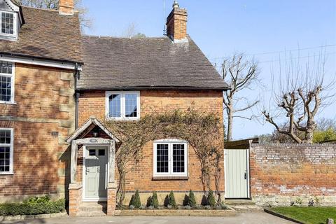 2 bedroom cottage for sale, Bridge End, Warwick