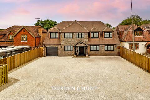 Bournebridge Lane, Stapleford Abbotts, RM4