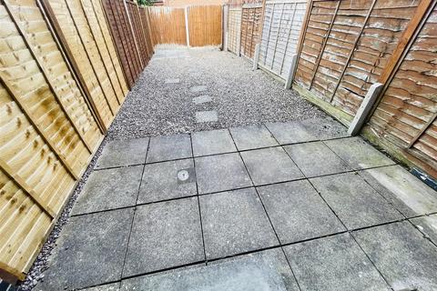 33 Barnsley Close, Atherstone, CV9 2DG