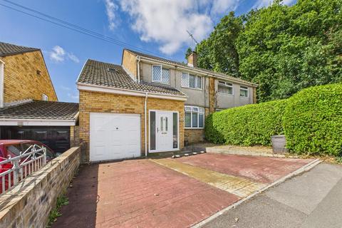 Barnes Avenue, Bridgend CF31
