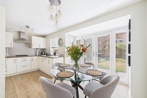 17 Airedale Drive, Brough, HU15 1US