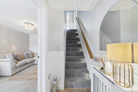 17 Airedale Drive, Brough, HU15 1US