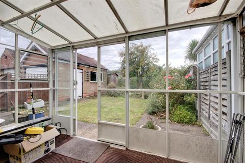 2 bedroom semi-detached bungalow for sale, Oakdene, Cottingham