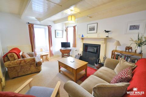 undefined, Trefasser, Goodwick