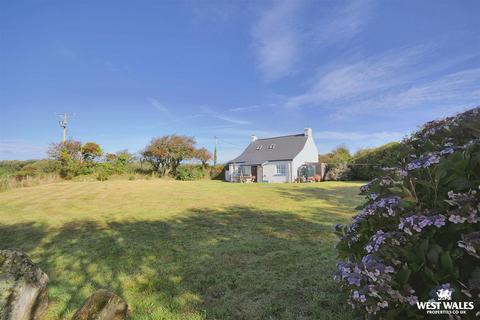 undefined, Trefasser, Goodwick