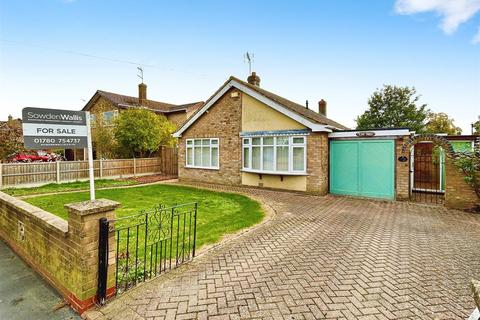 2 bedroom detached bungalow for sale, Cambridge Road, Stamford