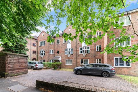 Overton Road, Sutton