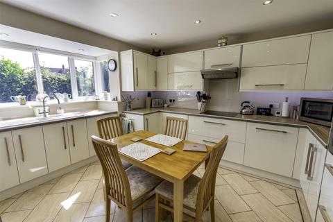 5 bedroom detached house for sale, Elton Lane, Sunnyside, Rotherham