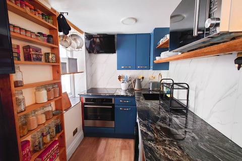 2 bedroom semi-detached house for sale, Little East Street, Brighton (Quadrophenia Alley)