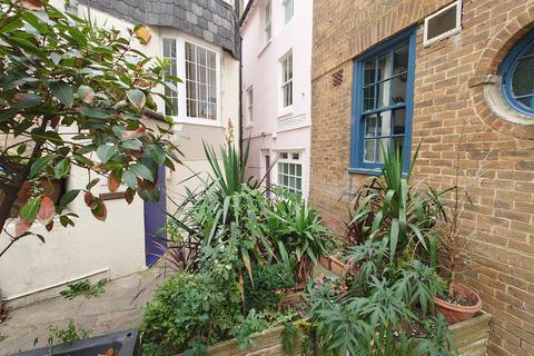 2 bedroom semi-detached house for sale, Little East Street, Brighton (Quadrophenia Alley)