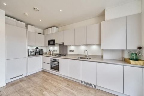Hera Avenue, Barnet, EN5