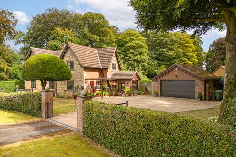 4 bedroom detached house for sale, Waltham on the Wolds LE14