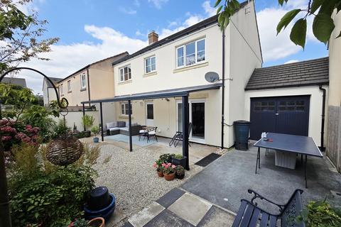 4 bedroom terraced house for sale, Snowdrop Crescent, Launceston