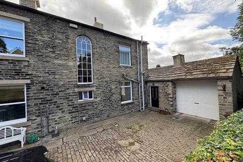 4 bedroom terraced house for sale, Kirklands, Cleckheaton