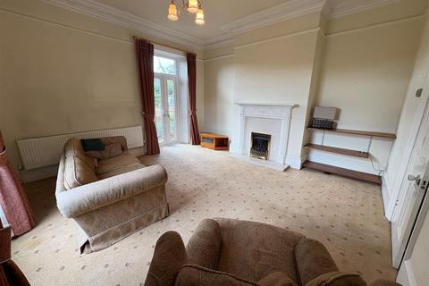 4 bedroom terraced house for sale, Kirklands, Cleckheaton