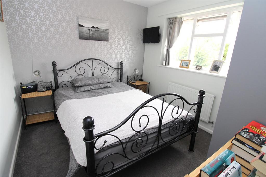 Bedroom 2.JPG