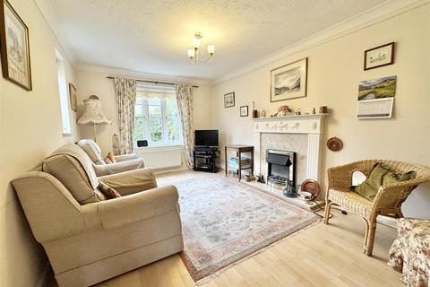 3 bedroom detached house for sale, Millennium Way, Cirencester