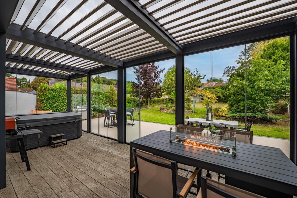 SUN ROOM 04.jpg