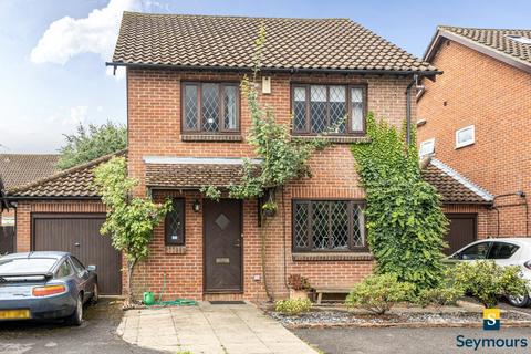 4 bedroom detached house for sale, Sutherland Drive, Guildford GU4