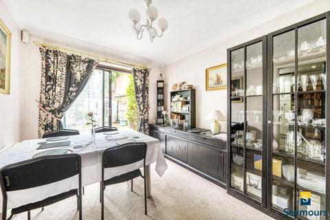 4 bedroom detached house for sale, Sutherland Drive, Guildford GU4