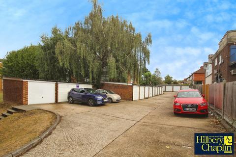 45 Brendans Close, Hornchurch, RM11 3UL