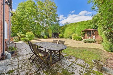 undefined, Appleton Way, Hucclecote, Gloucester, Gloucestershire, GL3