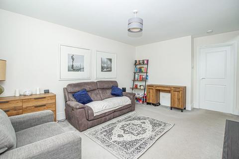 3 bedroom end of terrace house for sale, Shackleton Grove, Leighton Buzzard