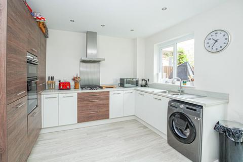 3 bedroom end of terrace house for sale, Shackleton Grove, Leighton Buzzard