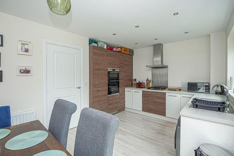 3 bedroom end of terrace house for sale, Shackleton Grove, Leighton Buzzard