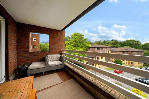 undefined, Forest Close, Chislehurst, BR7