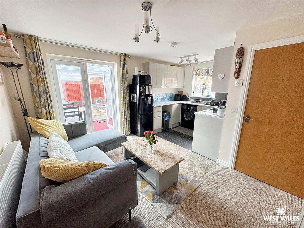 Lounge Kitchen