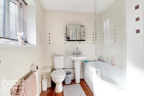 10 Thrush Close, Chatham, ME5 7TG