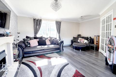 10 Thrush Close, Chatham, ME5 7TG