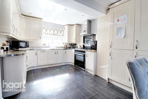 10 Thrush Close, Chatham, ME5 7TG